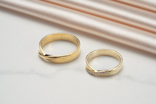Calixta Mobius Diamond Wedding Rings